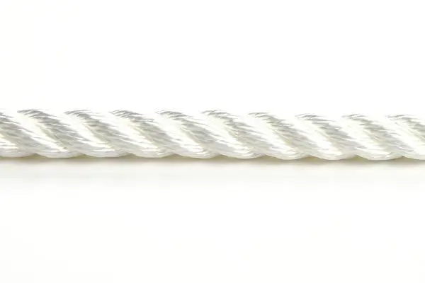 Rapallo Polyestersilke 18mm vit 3-slagen