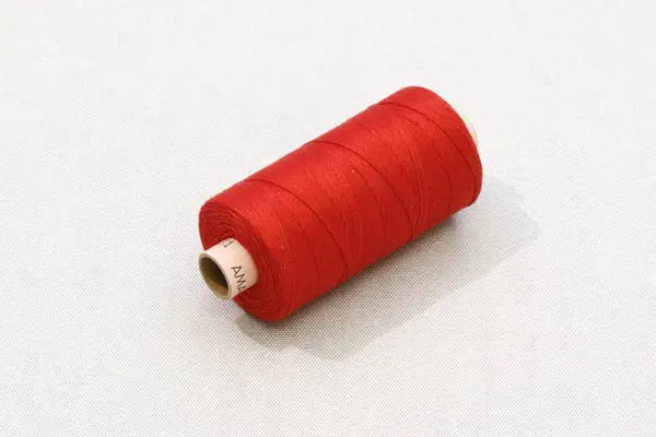 Kapelltråd röd